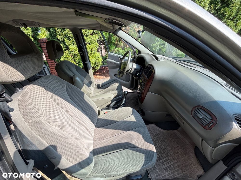 Chrysler Grand Voyager - 19