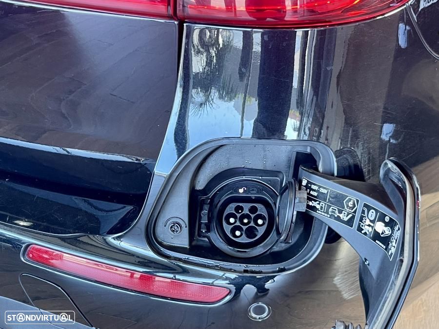 Mercedes-Benz E 300 de 9G-TRONIC AMG Line - 9