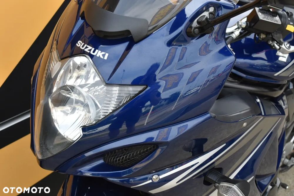 Suzuki GSX - 24