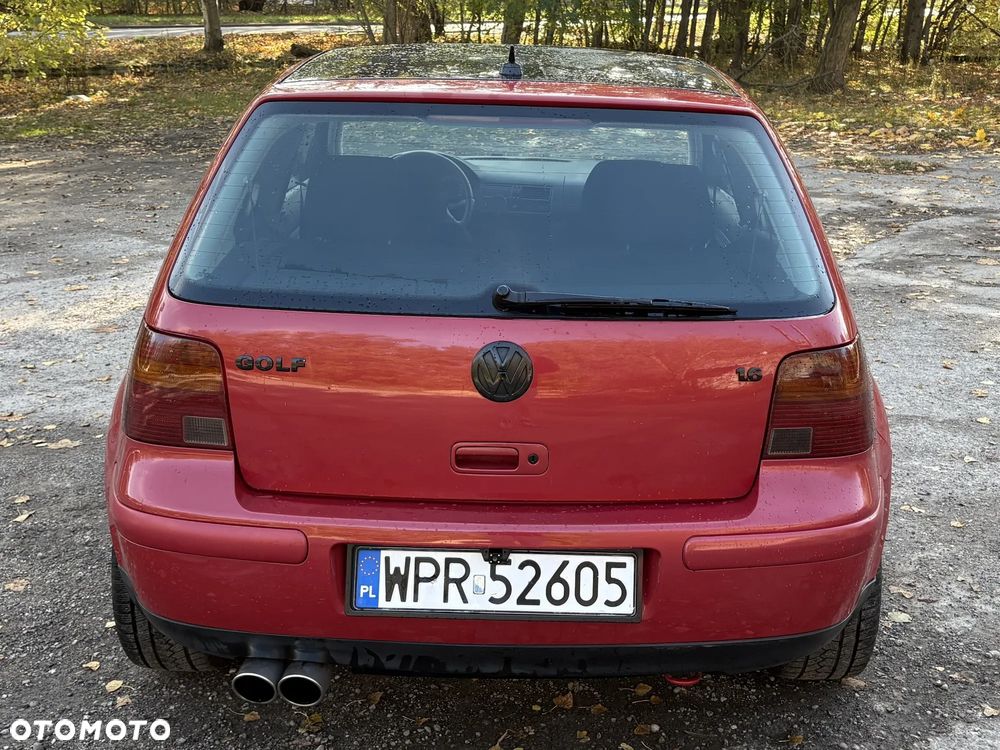 Volkswagen Golf - 10