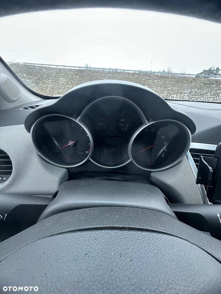 Chevrolet Cruze - 13