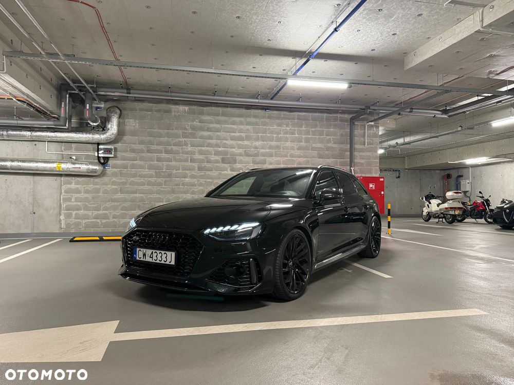 Audi RS4 Avant - 1