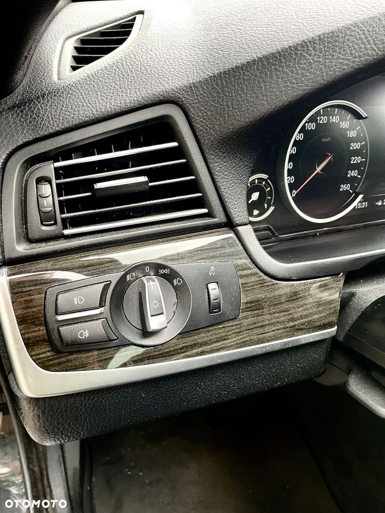 BMW Seria 5 520d xDrive Luxury Line - 16