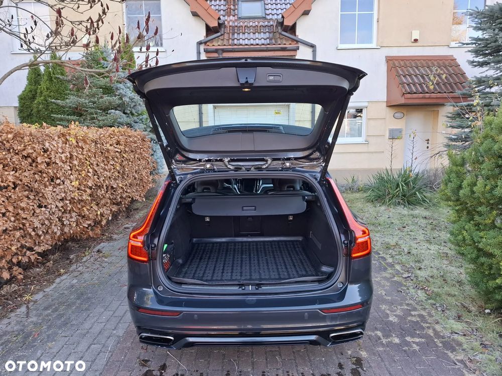 Volvo V60 D3 R-Design - 4