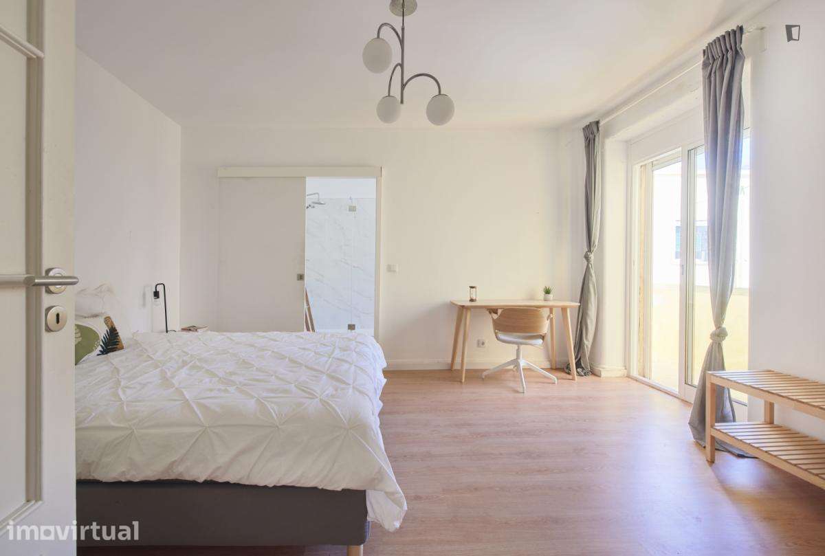 Quarto - localizado em Roma-Areeiro Lisbon - Grande imagem: 3/29