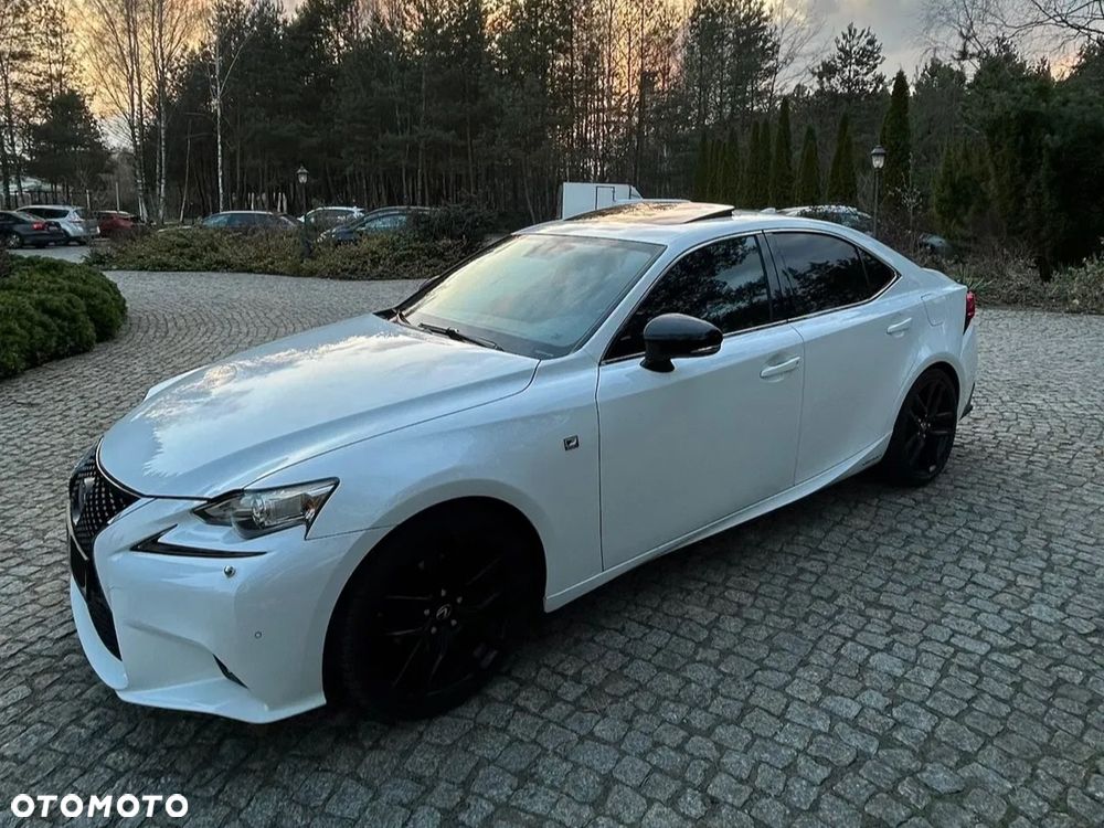 Lexus IS 300h F Sport EU6 - 4