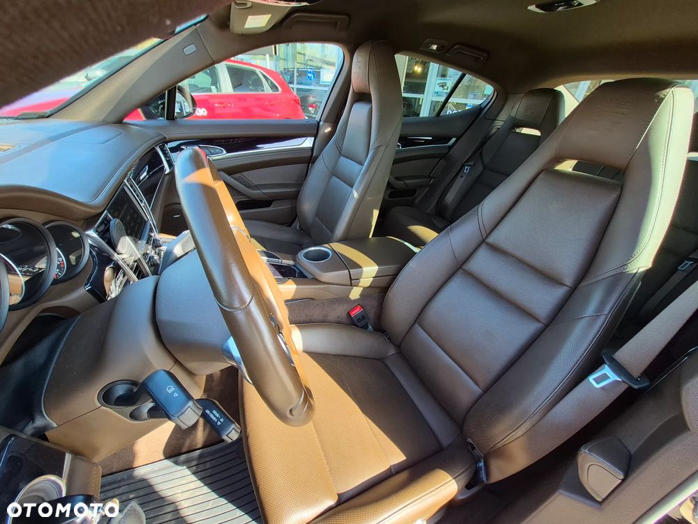 Porsche Panamera 4 Edition - 14