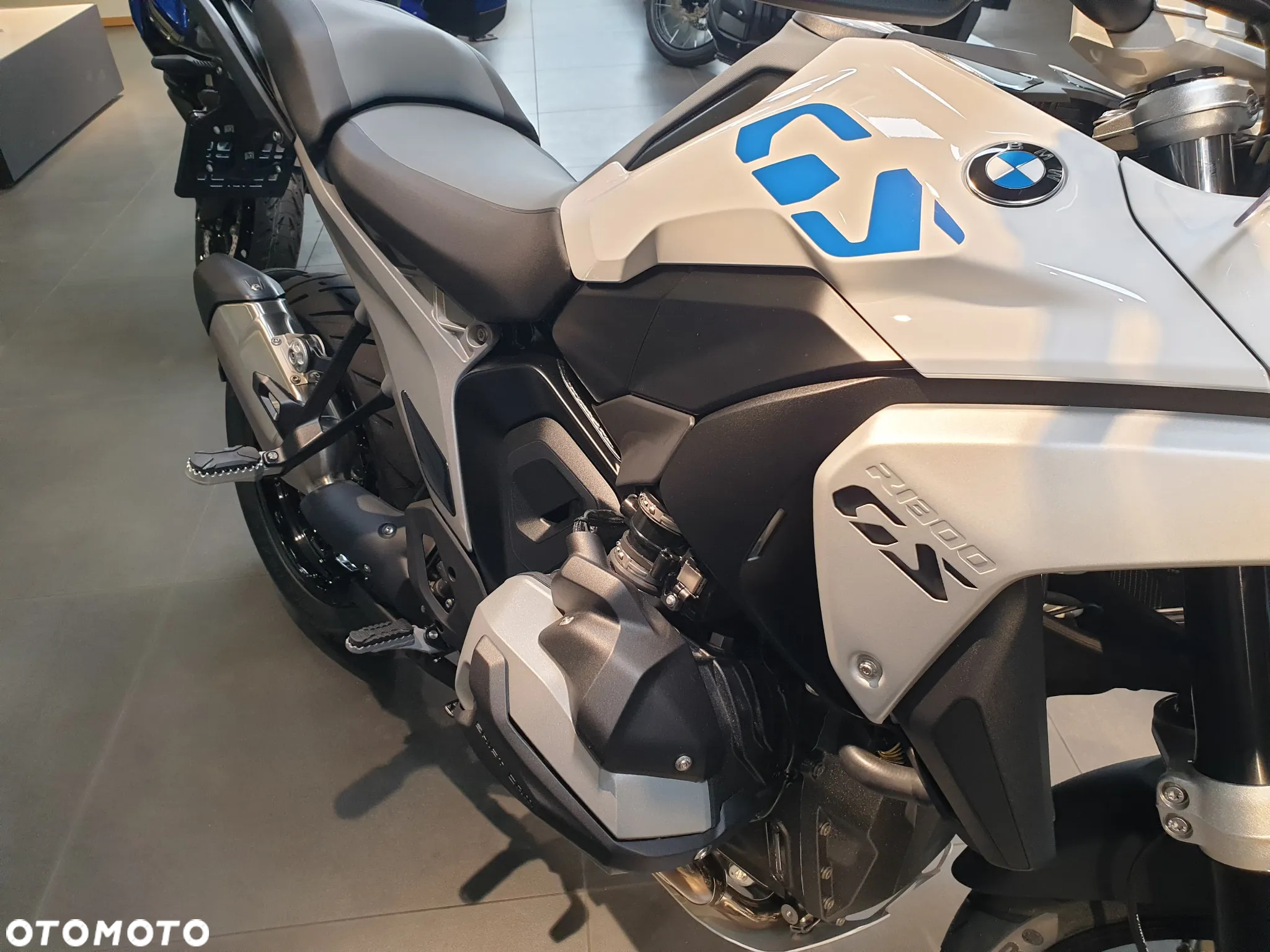 BMW R - 8