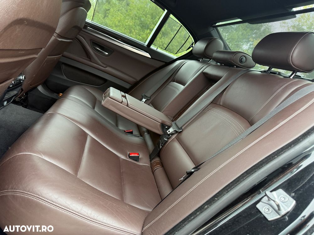 BMW Seria 5 530d xDrive AT - 16