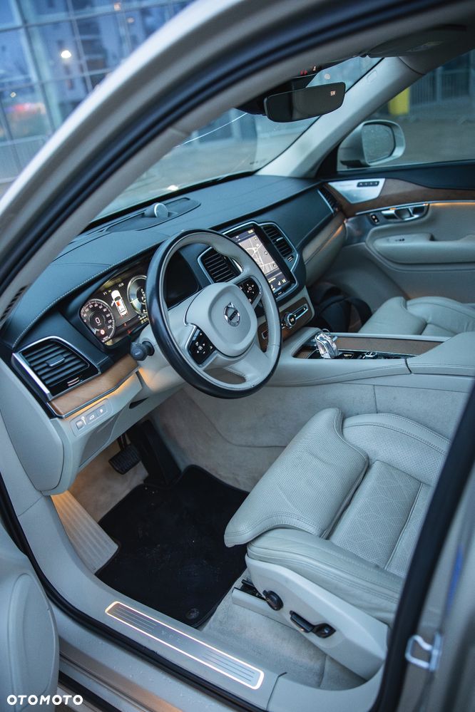 Volvo XC 90 T8 AWD Plug-In Hybrid Excellence - 22
