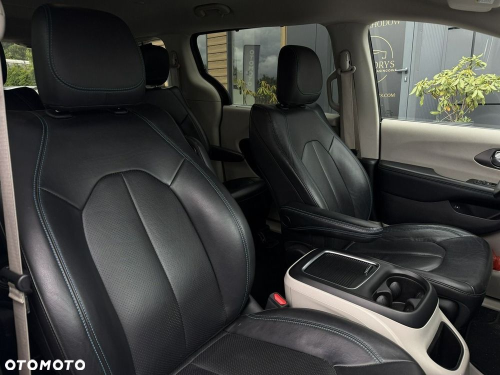 Chrysler Pacifica - 13