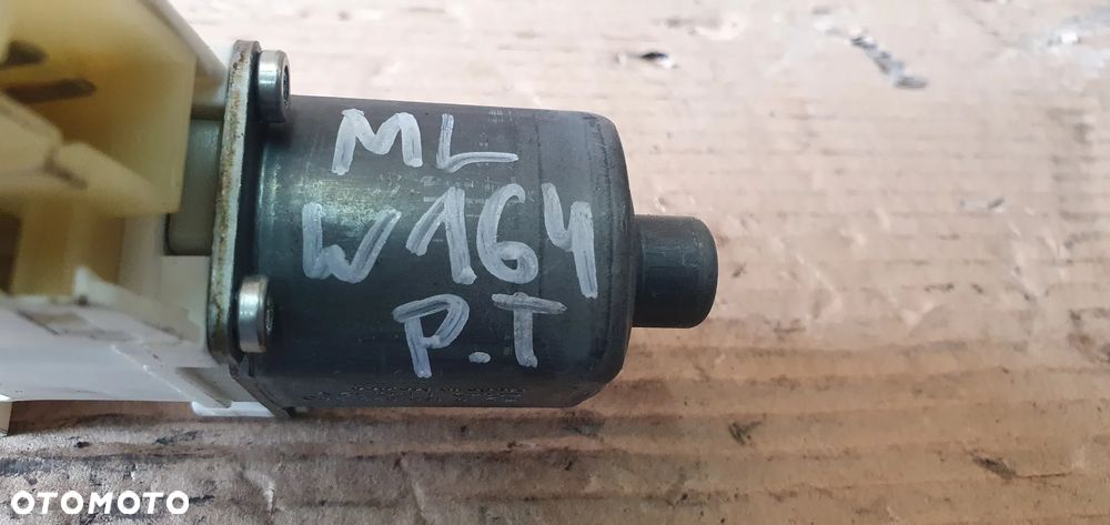 Silniczek szyby prawy tył tylny Mercedes ML W164 A2518200208 - 8