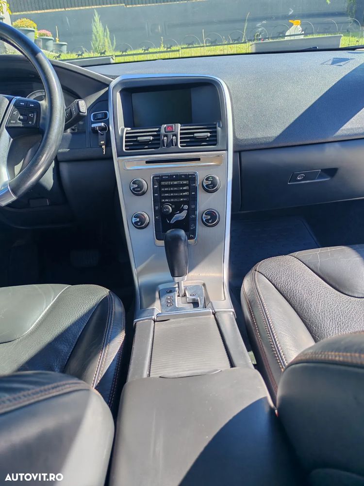 Volvo XC 60 D3 2.4D AWD AT6 Kinetic - 13
