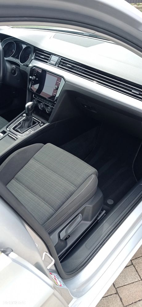 Volkswagen Passat 2.0 TDI SCR DSG Business - 13