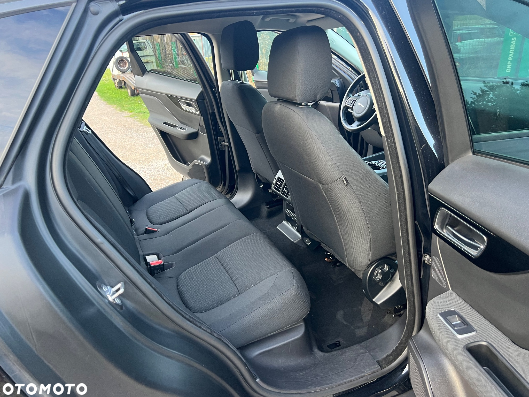 Jaguar F-Pace 2.0 i4D AWD Pure - 16