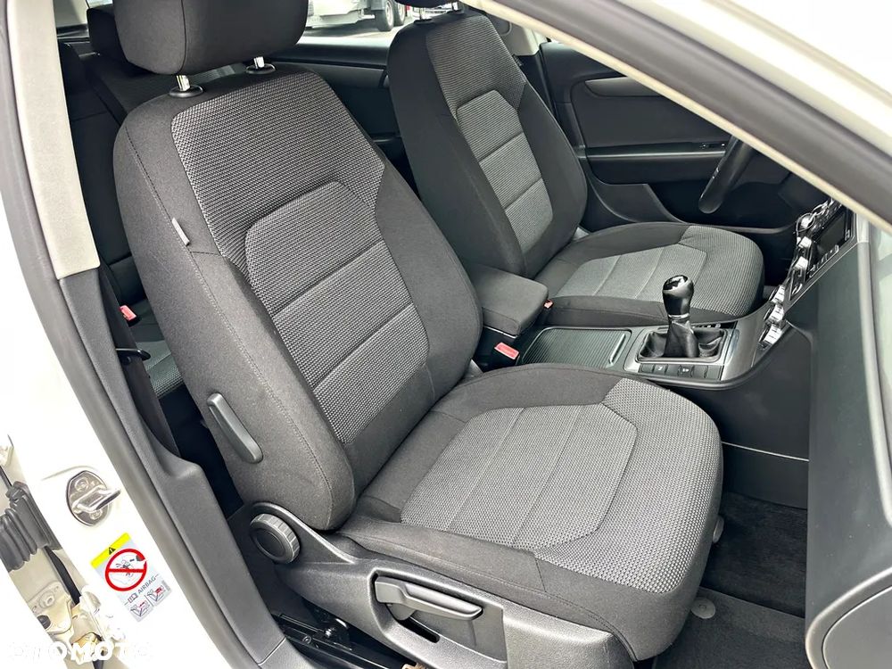 Volkswagen Passat Variant 2.0 TDI BlueMotion Technology Comfortline - 27