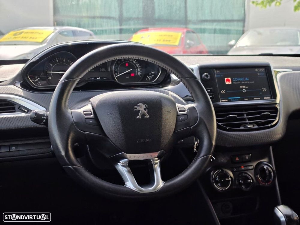 Peugeot 208 1.2 PureTech Signature - 13