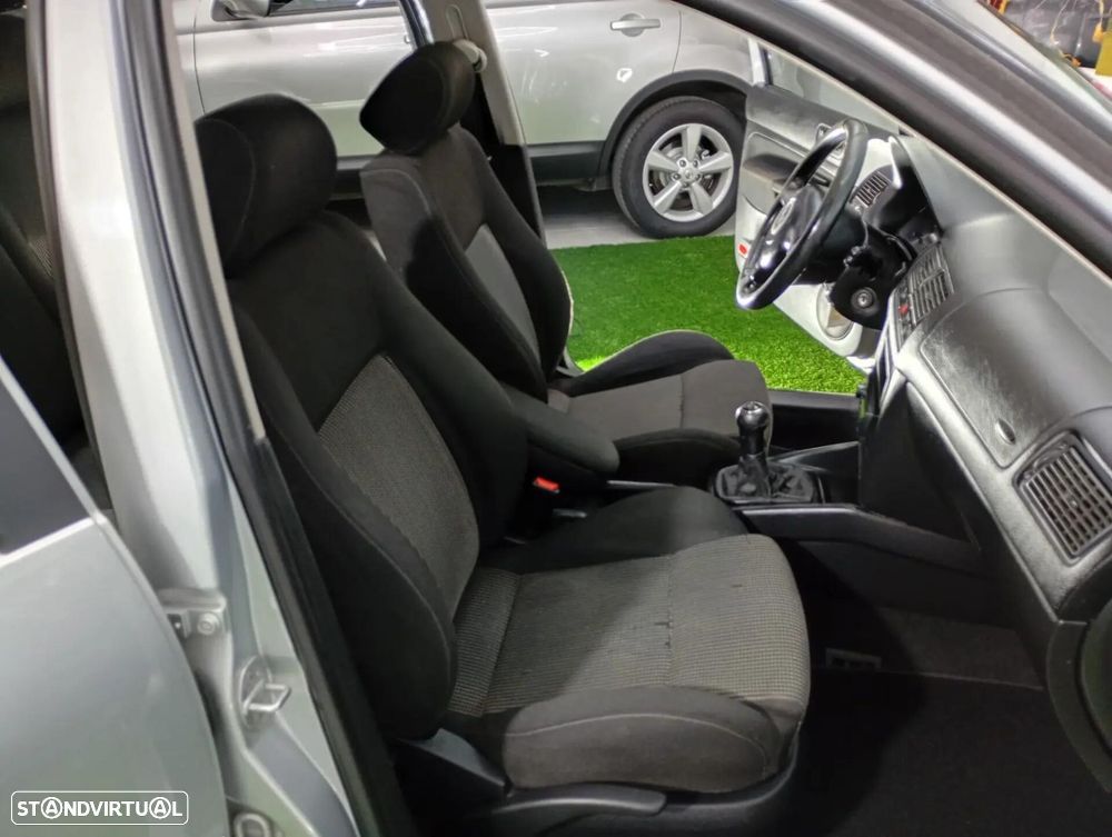 VW Golf Variant - 24