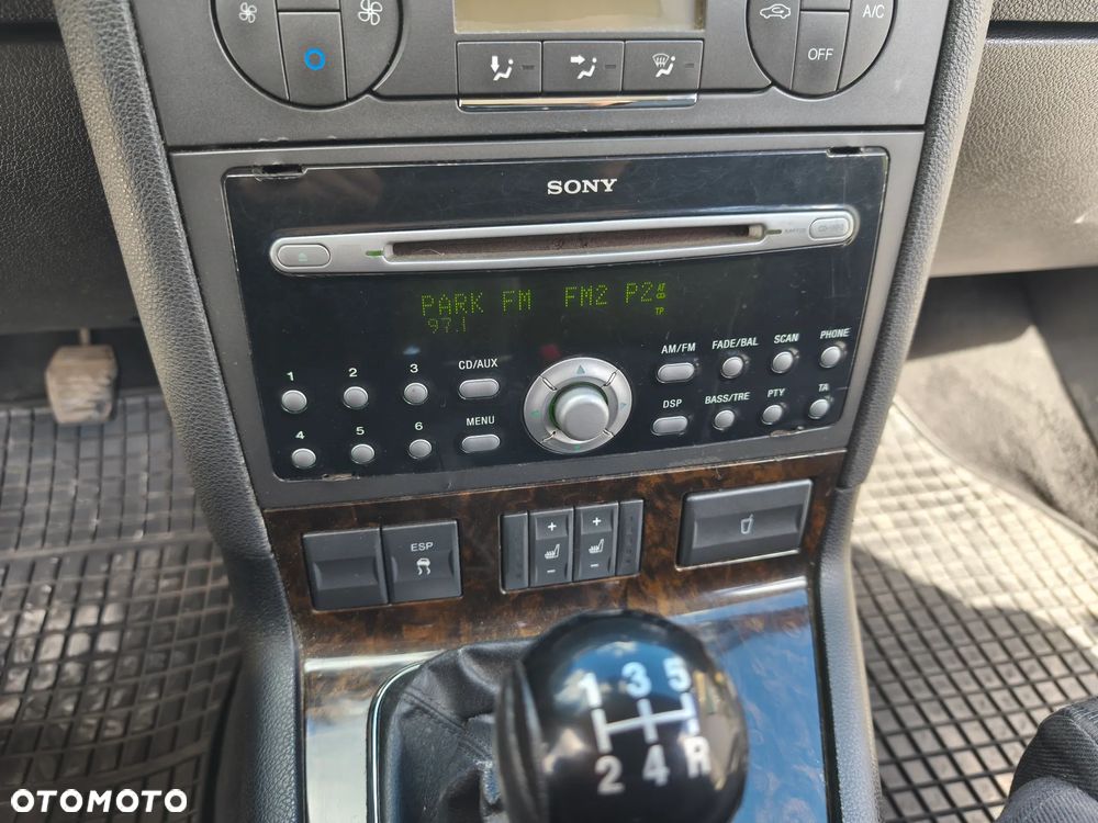 Ford Mondeo 1.8 Ambiente - 26