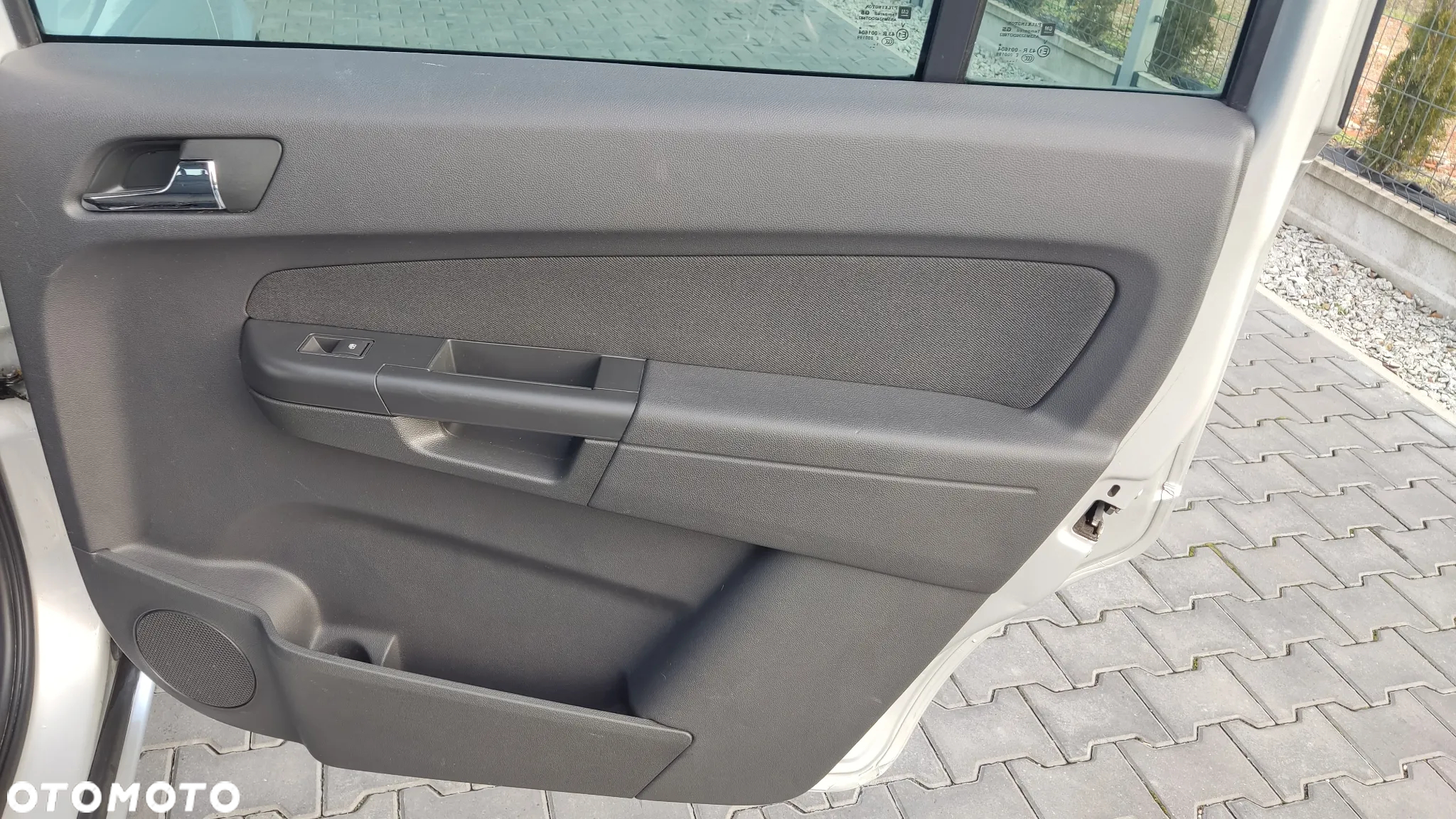 Opel Zafira 1.8 Cosmo - 25