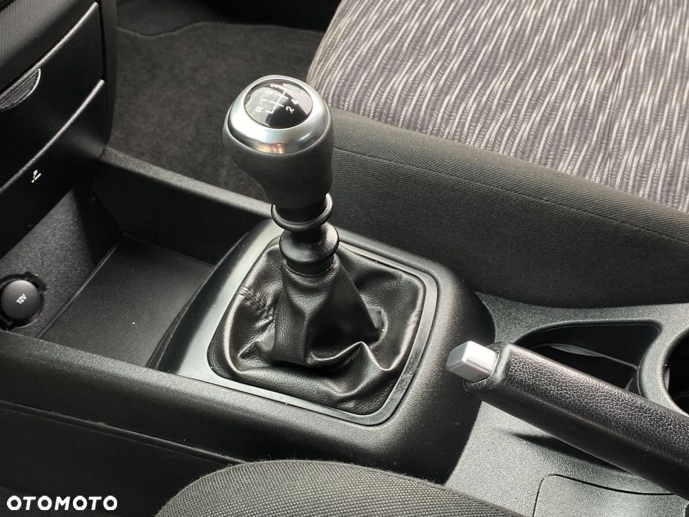 Kia Ceed 1.4 CVVT Attract - 31