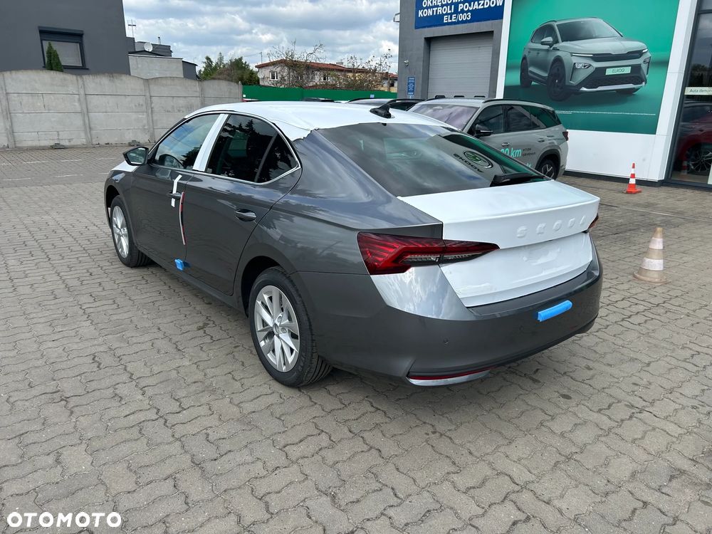Skoda Octavia 2.0 TDI Selection DSG - 3