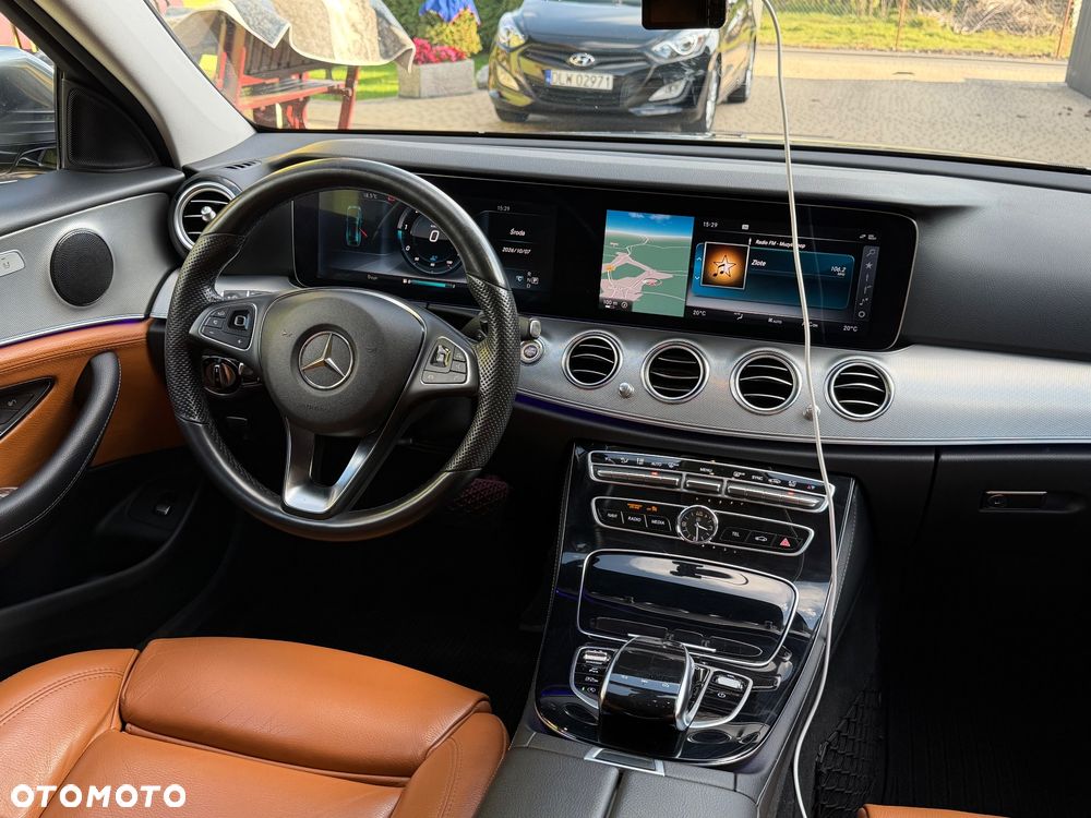 Mercedes-Benz Klasa E 220 d Business Edition 9G-TRONIC - 12