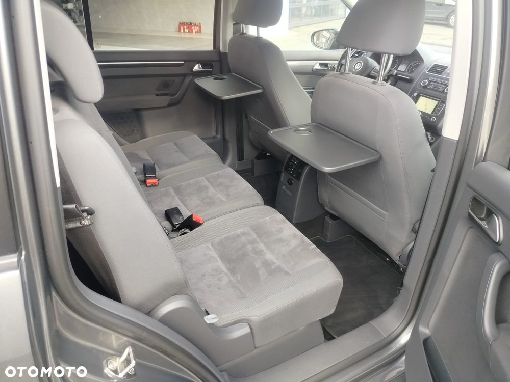 Volkswagen Touran - 20