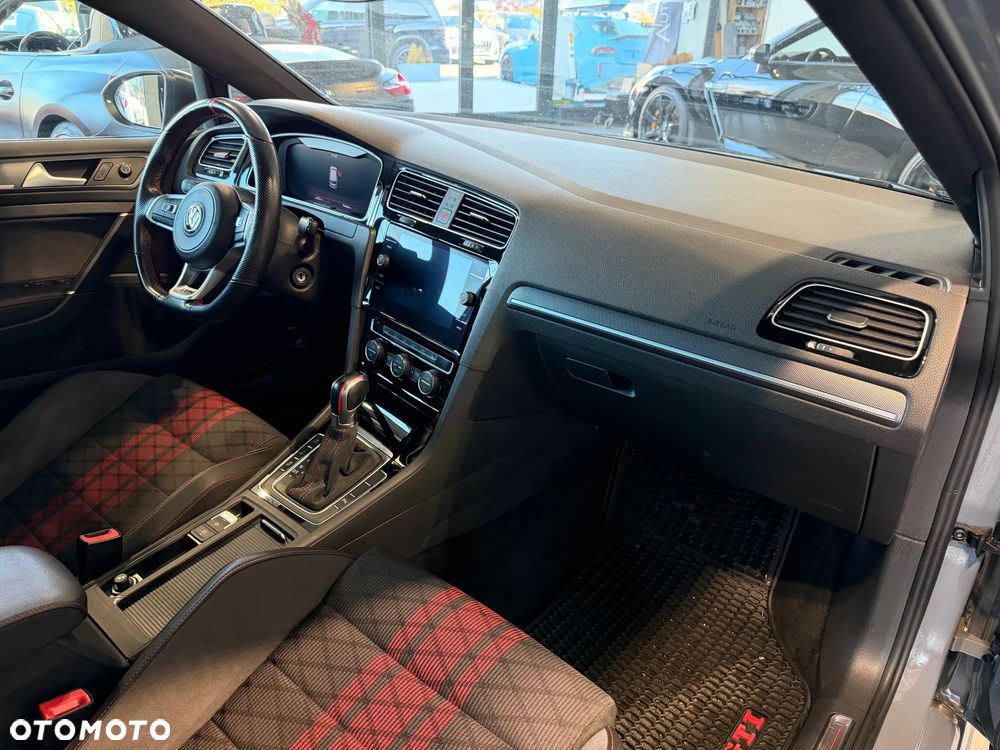 Volkswagen Golf GTI TCR 2.0 TSI OPF DSG - 19