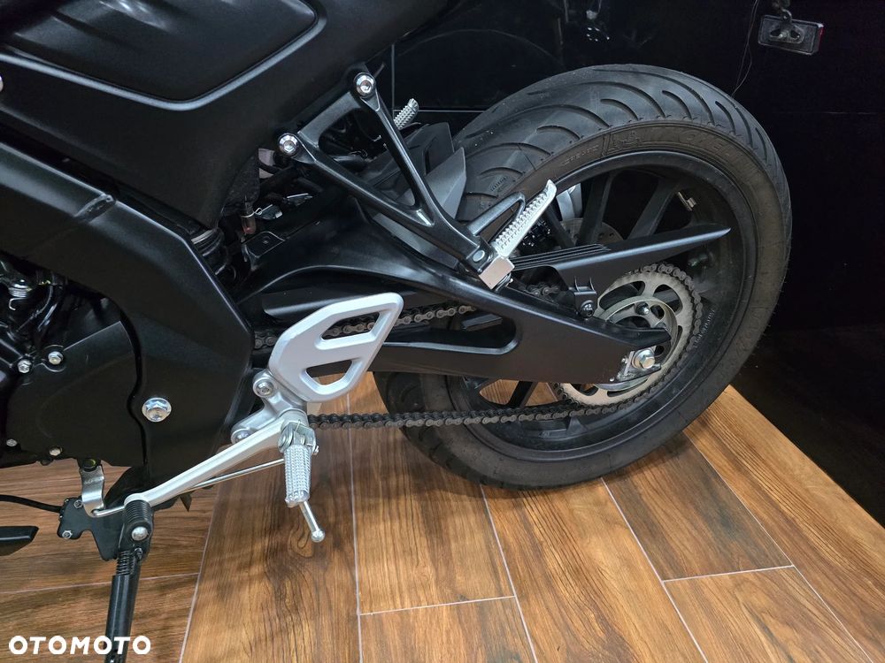 Yamaha MT - 24