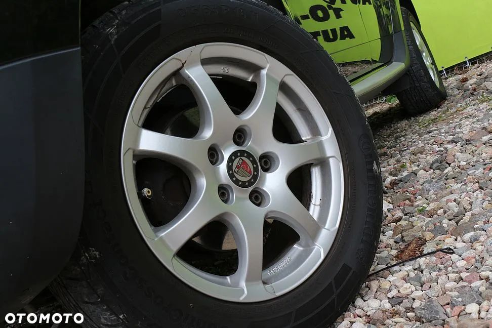 Dacia Duster 1.6 16V 4x4 Prestige - 2
