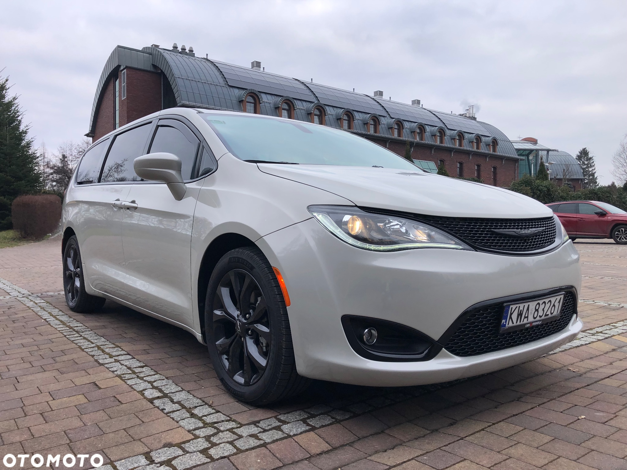 Chrysler Pacifica - 10