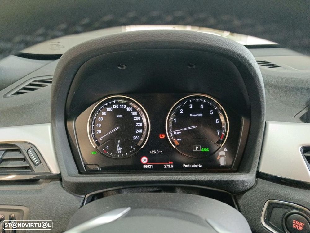 BMW X1 25 e xDrive Corporate Edition - 7