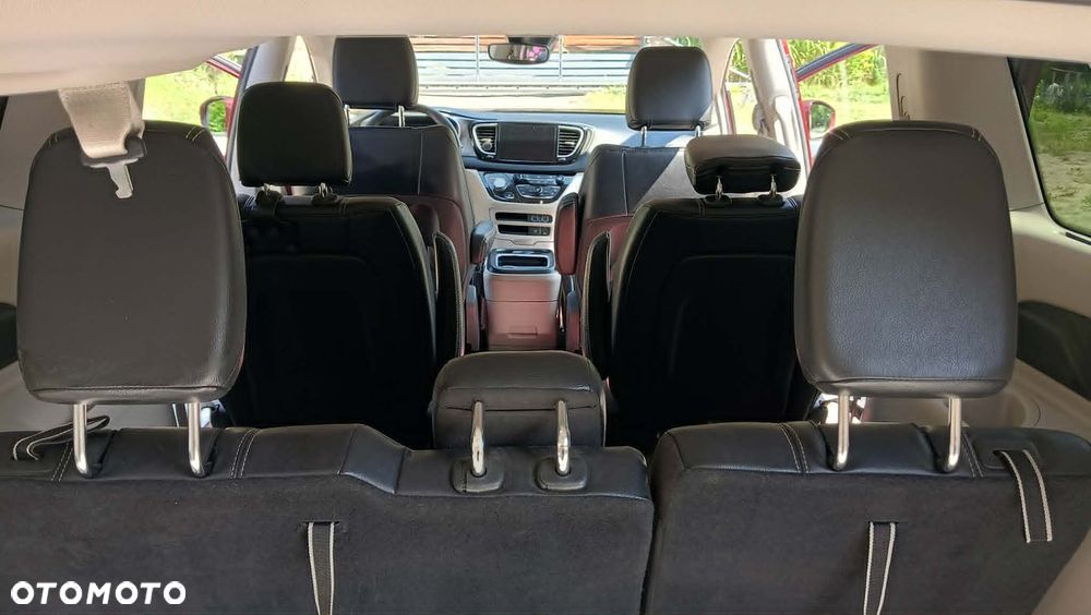 Chrysler Pacifica - 12