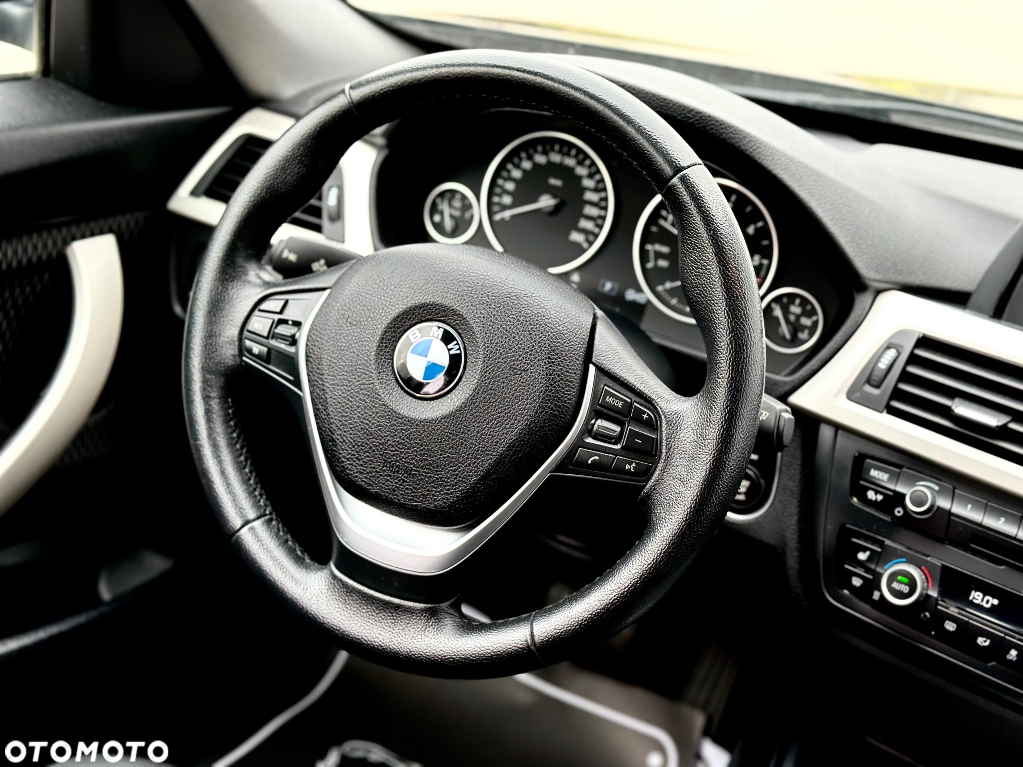 BMW 3GT 320d Business Edition sport - 34