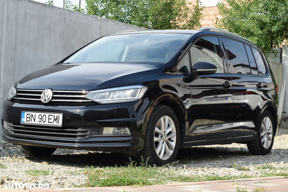 VOLKSWAGEN Touran
