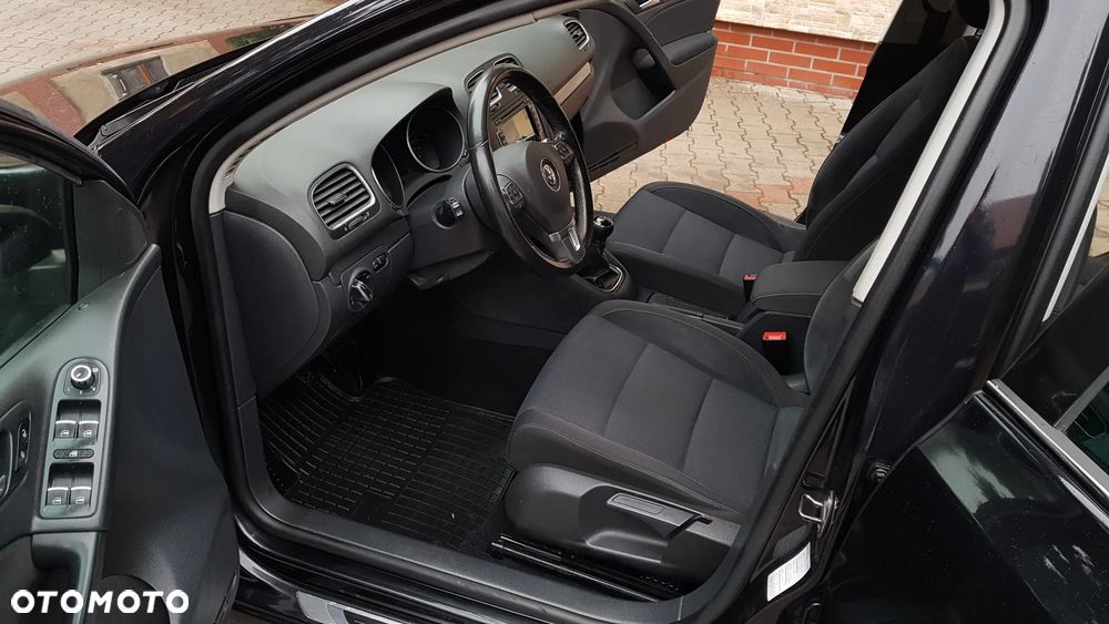 Volkswagen Golf 1.6 TDI Highline - 29