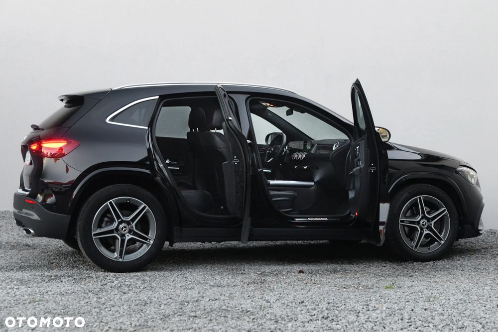 Mercedes-Benz GLA 200 d 4-Matic AMG Line 8G-DCT - 24