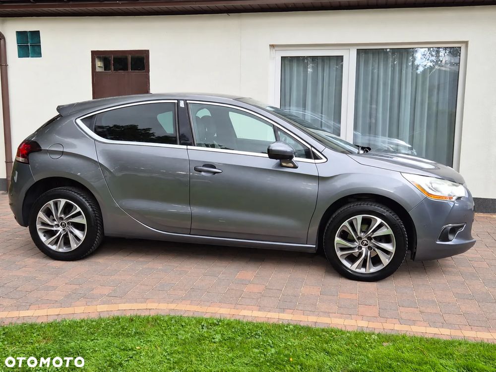 Citroën DS4 1.6 e-HDi SoChic MCP - 9