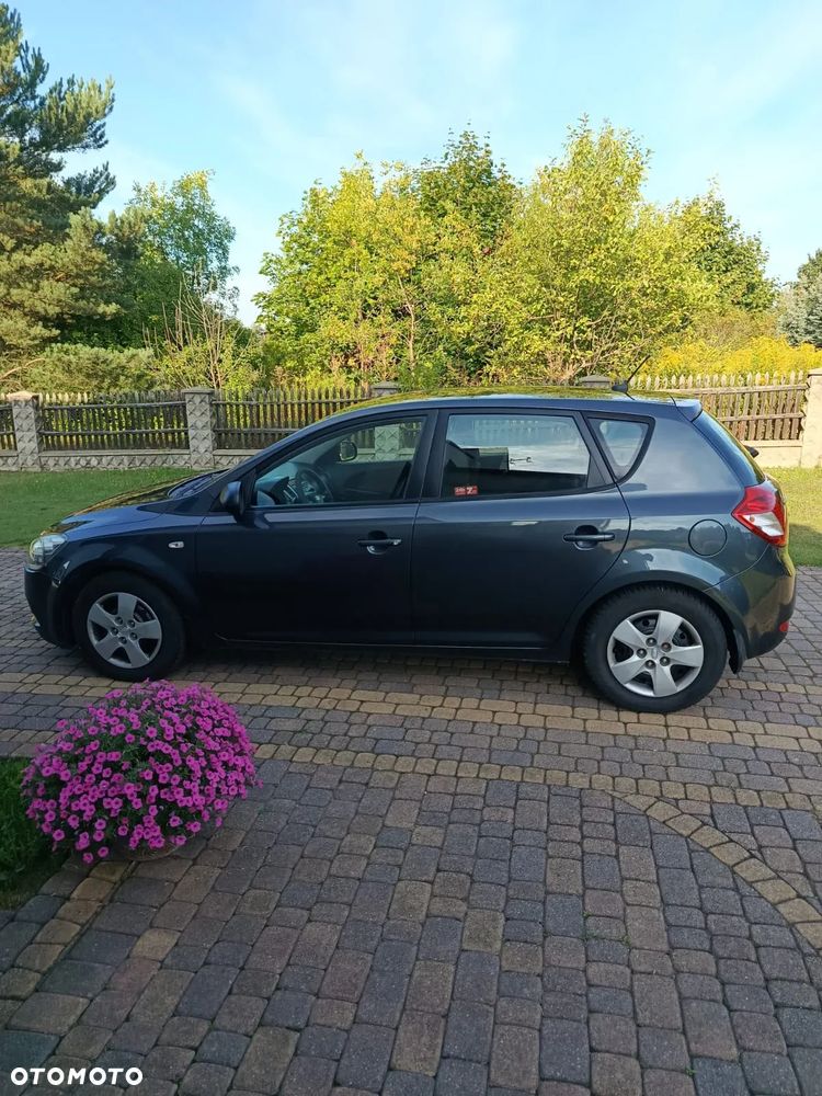 Kia Ceed - 6
