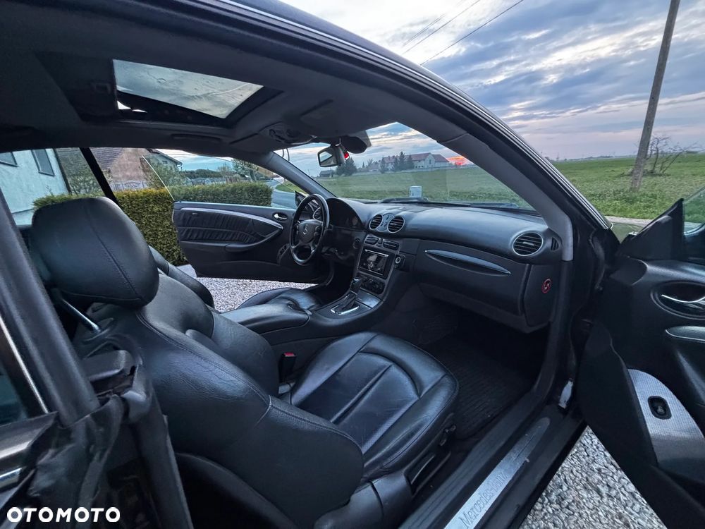 Mercedes-Benz CLK - 16