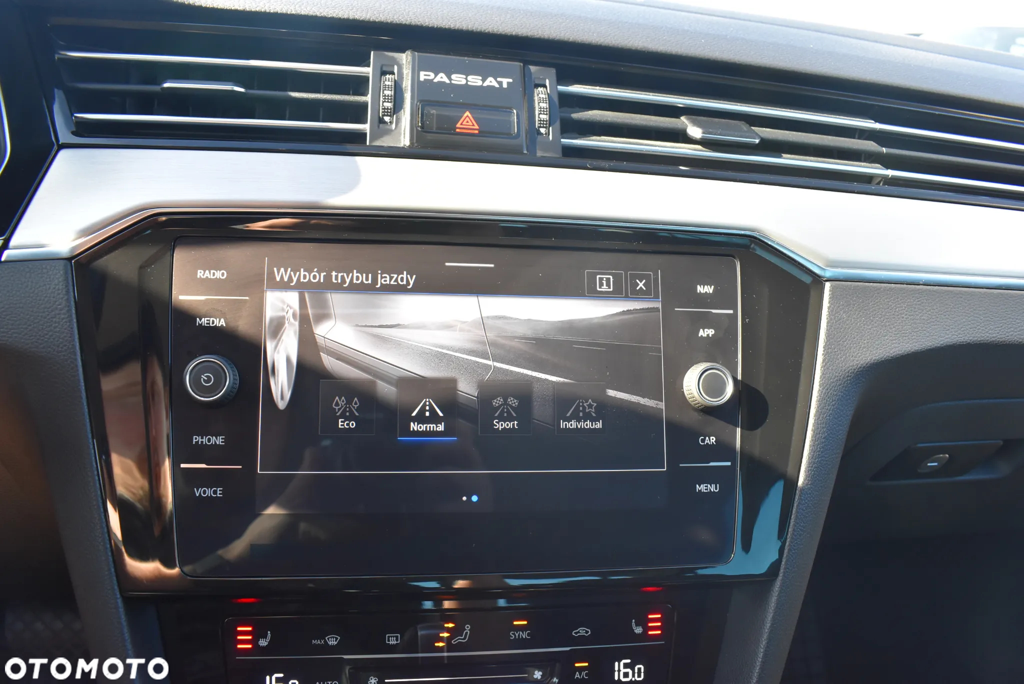 Volkswagen Passat 2.0 TSI Elegance DSG - 32