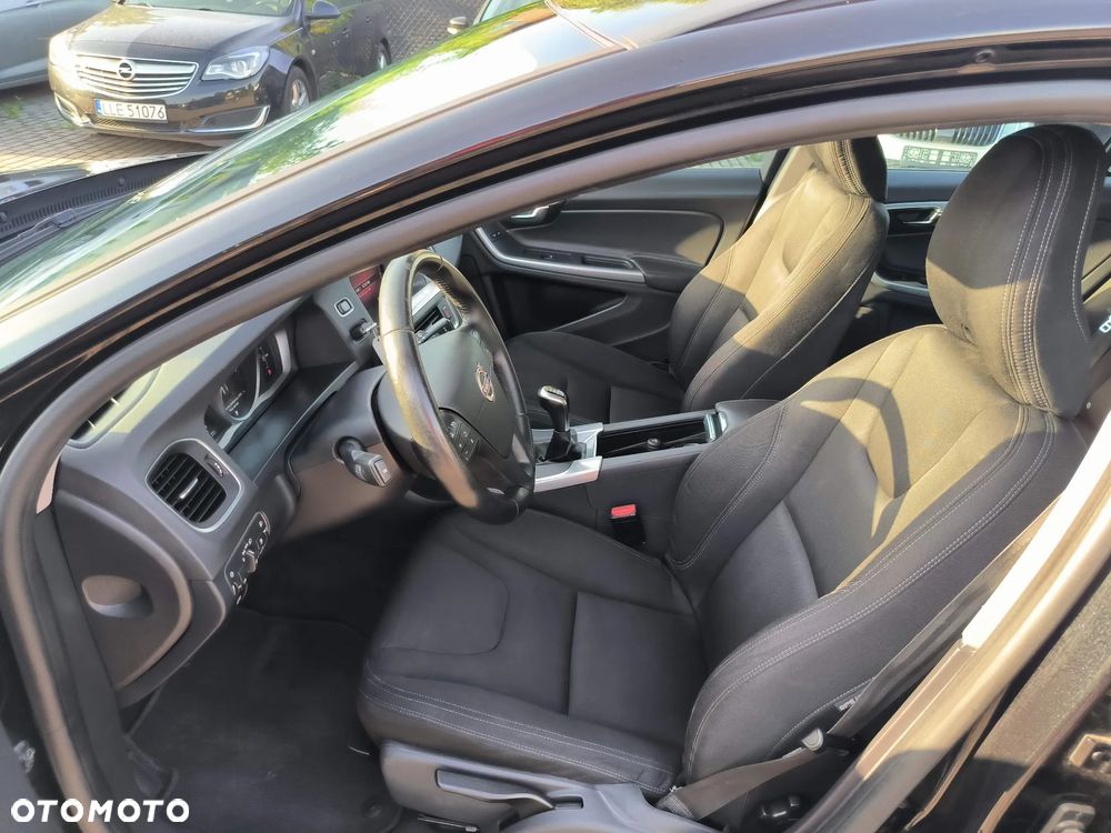 Volvo V60 D2 Drive-E Dynamic Edition (Kinetic) - 18