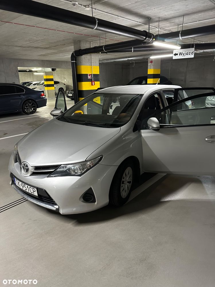 Toyota Auris - 2