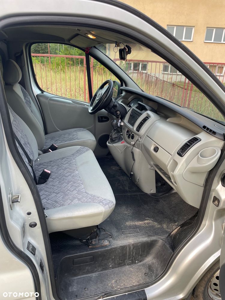 Opel Vivaro Tour - 3