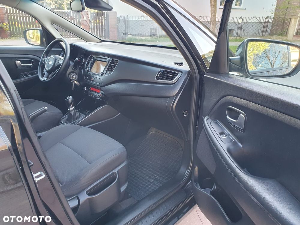 Kia Carens 1.6 GDI Attract - 13