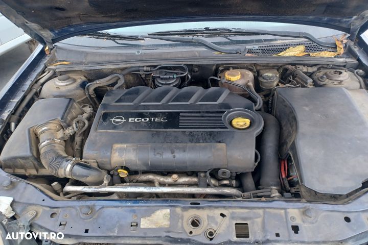 Grila bara fata centru 13100588 13100588 Opel Vectra C [2002 - 2005] - 12
