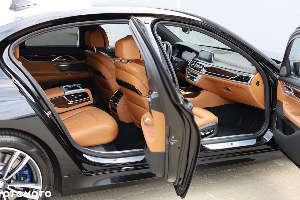 BMW Seria 7 750i xDrive sport - 21
