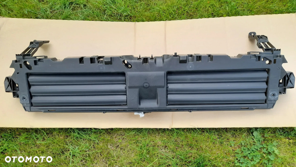 Audi A4 B9 KIEROWNICA POWIETRZA ŻALUZJA 8W0971277 8W0807771F