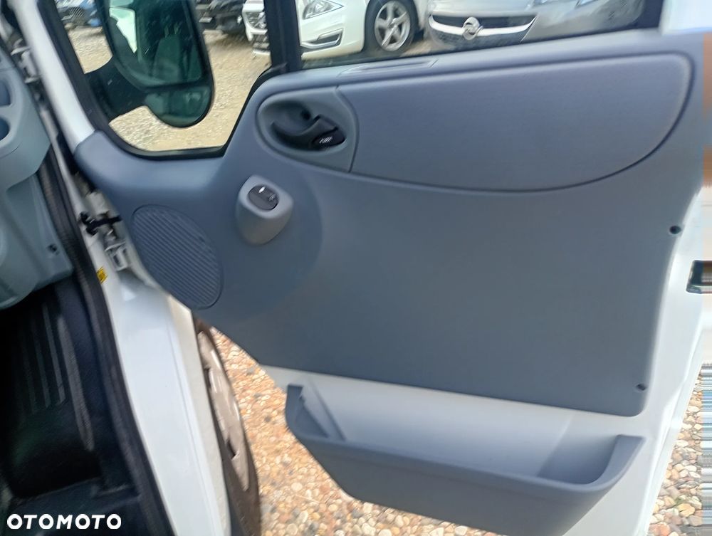 Ford Transit - 27